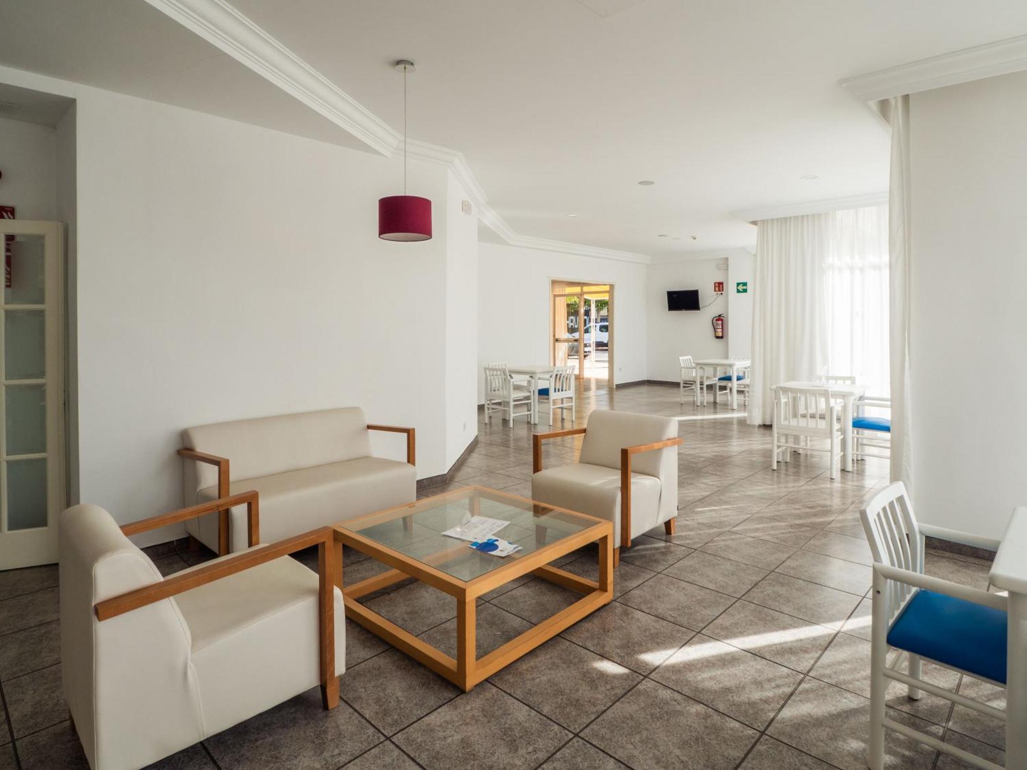 Apartamentos La Santa Maria Cala Millor  Exterior photo